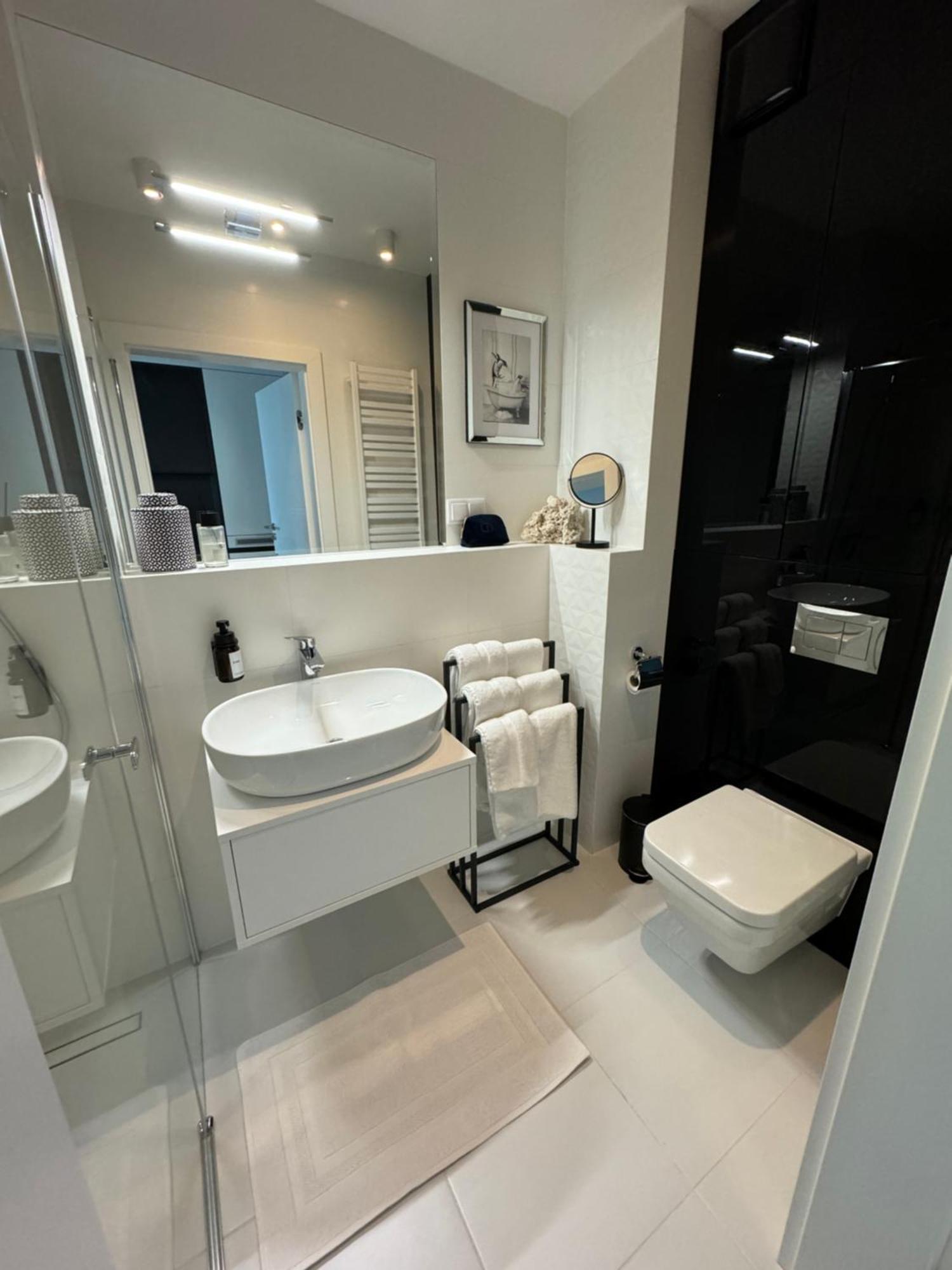 Wave Apartment Tyballtic 7Th Floor With Two Bedrooms And Sea View! 미엥지즈드로예 외부 사진