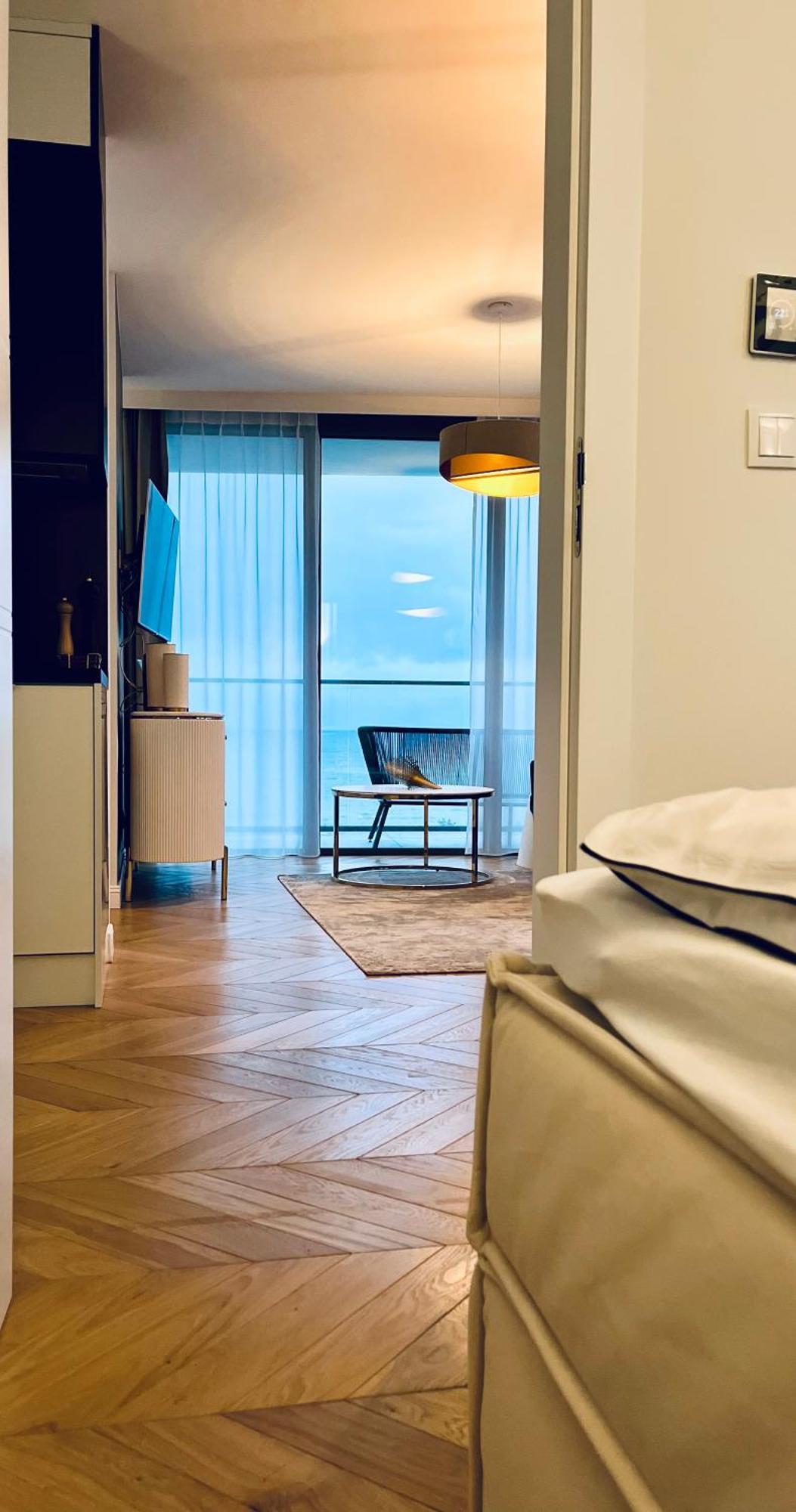 Wave Apartment Tyballtic 7Th Floor With Two Bedrooms And Sea View! 미엥지즈드로예 외부 사진